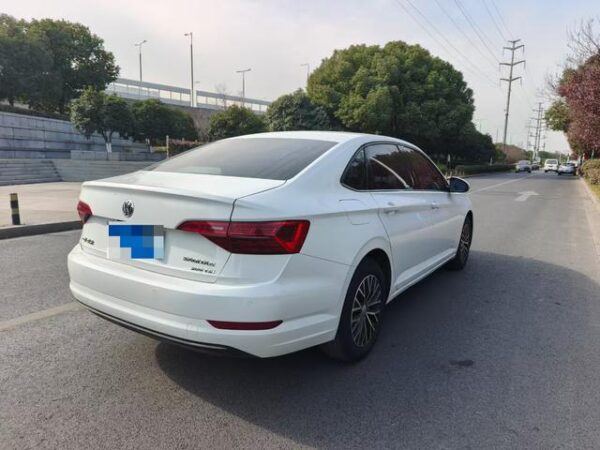 Used 2020 Volkswagen Sagitar SAU000128