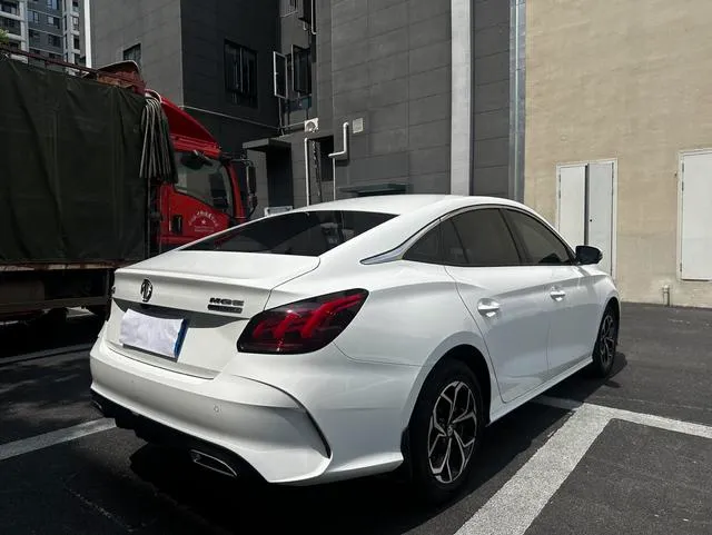 Used 2021 Roewe i5 SAU000096