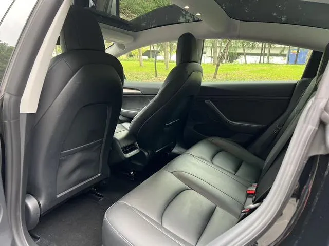 Used 2021 Tesla Model 3 SAU000112