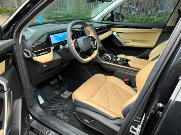 Used 2023 Geely Azkarra L SAU000129