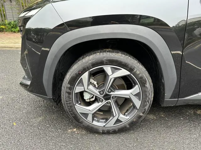 Used 2023 Geely Azkarra L SAU000129