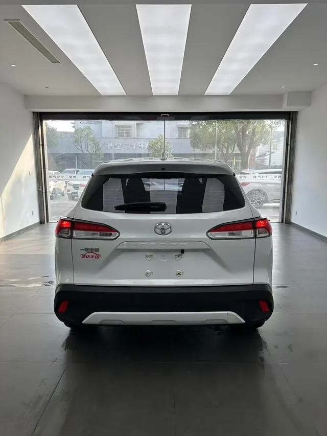 Used 2023 Toyota Corolla Cross SAU000134 (3) Used 2023 Toyota Corolla Cross SAU000134