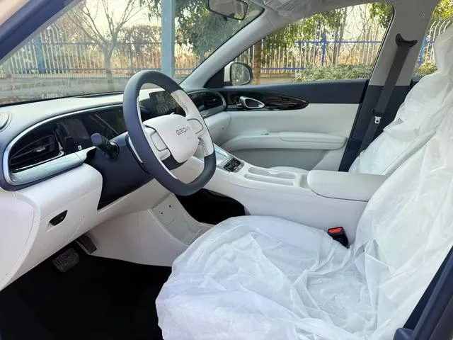 Used 2025 Geely XingYuan SAU000115